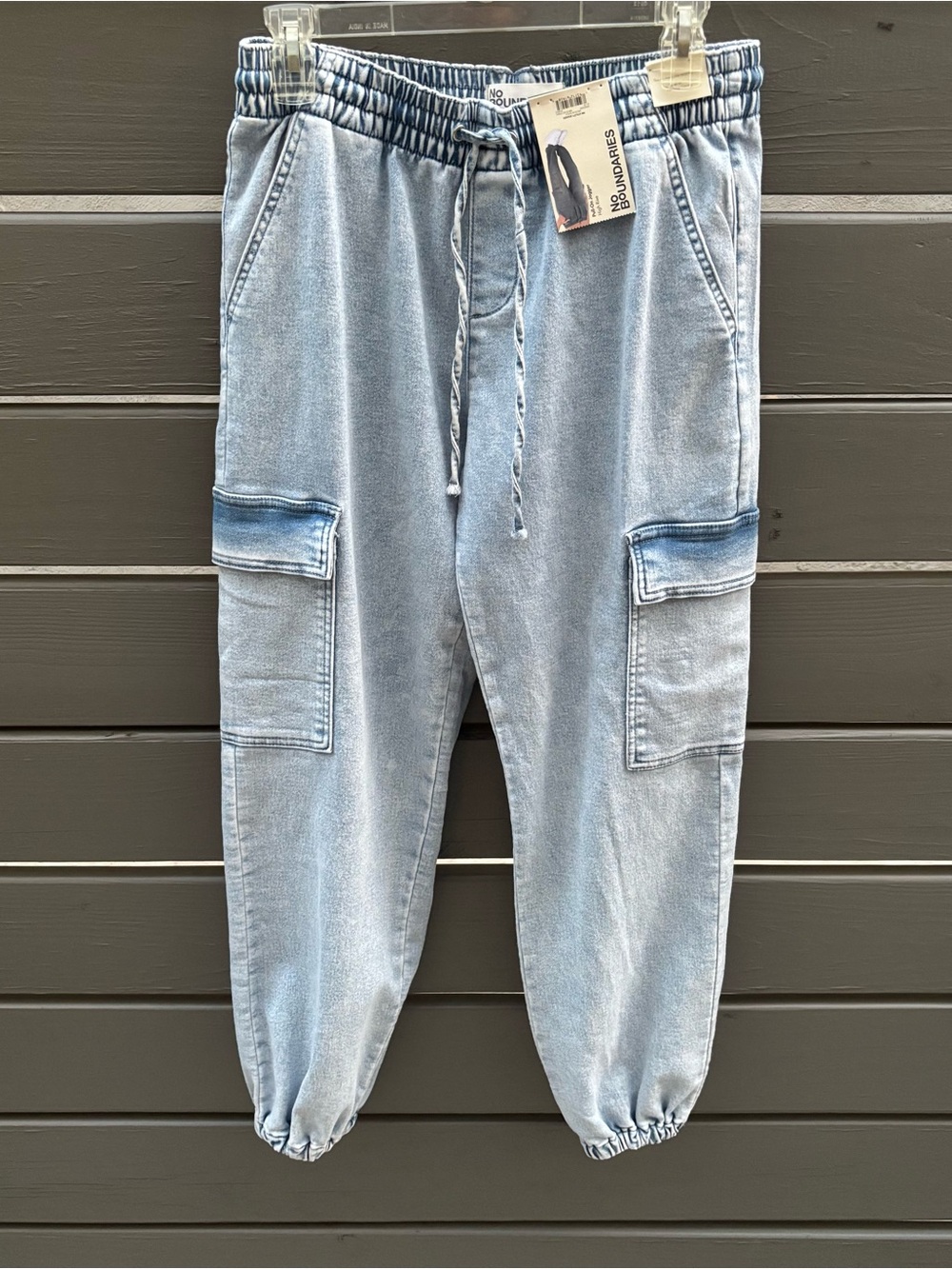 NWT No Boundaries Denim Cargo Joggers Light Wash S